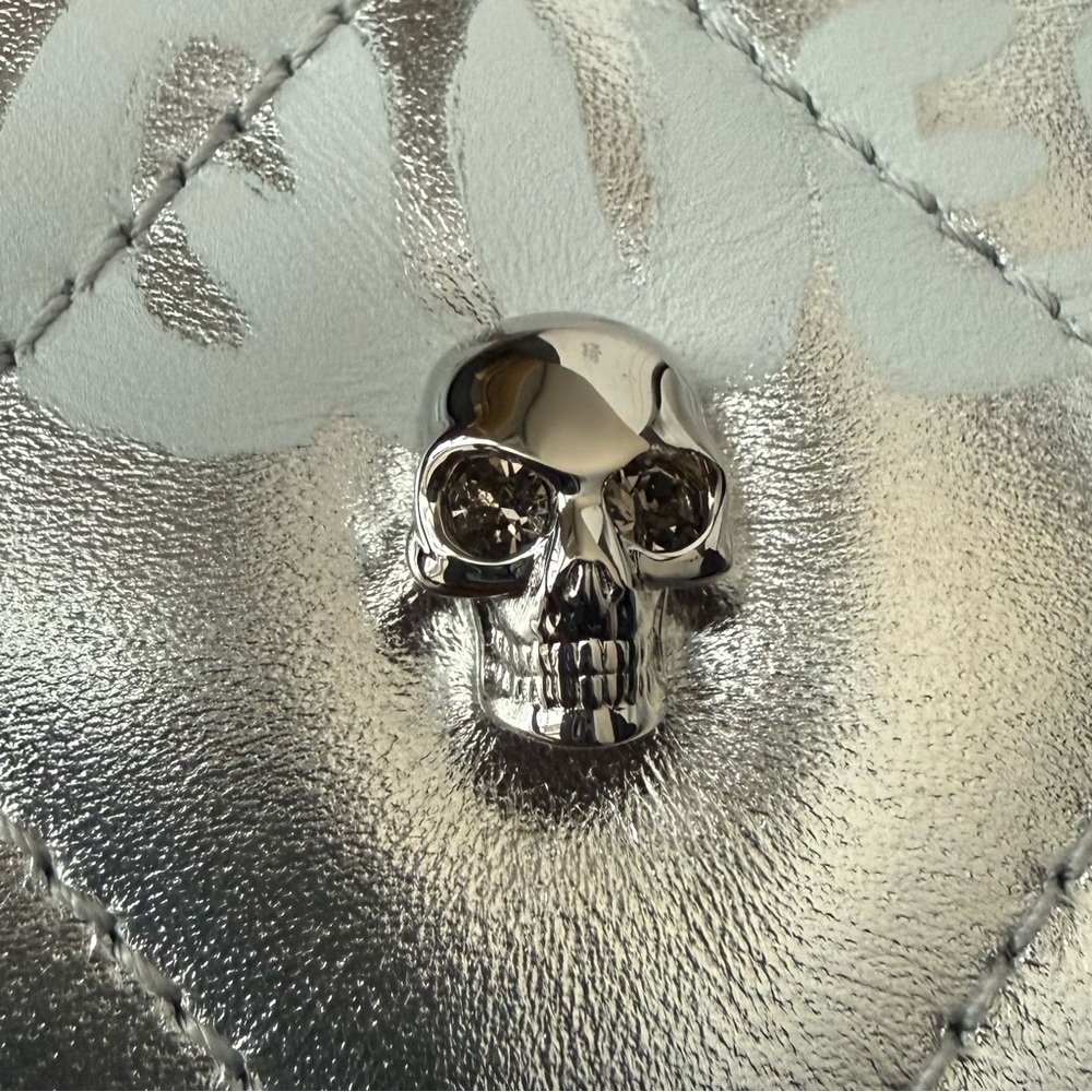 Alexander McQueen Quilted Metallic Silver Chain Shoulder Bag - Picture 6 of 13